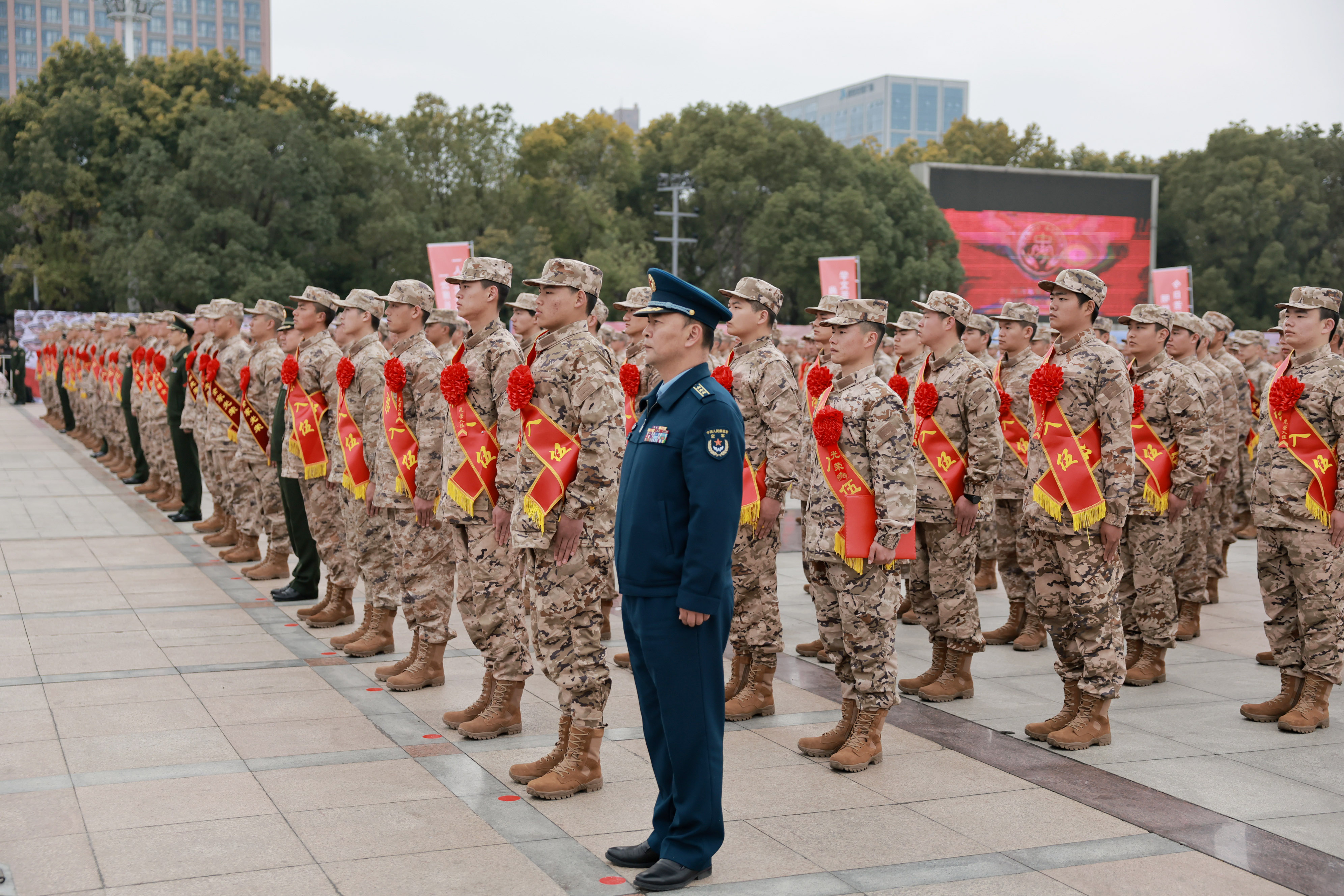 新兵欢送仪式现场。