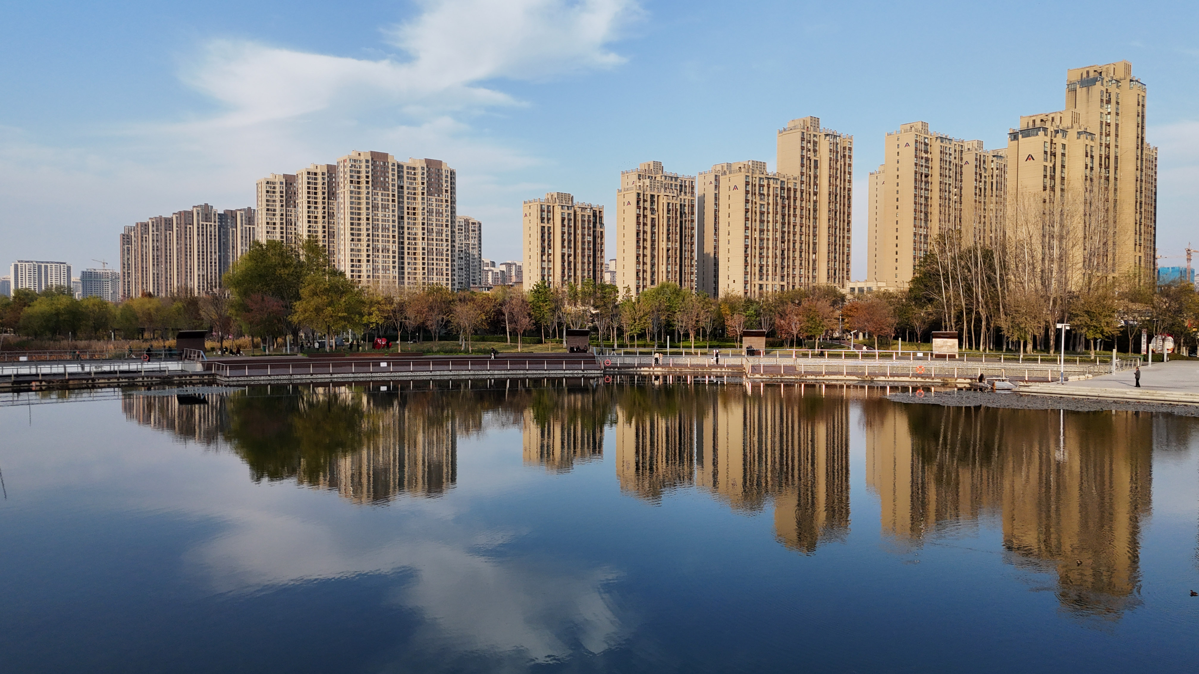 中央公园水天一色。(11月14日摄) 中央公园水天一色。(11月14日摄)